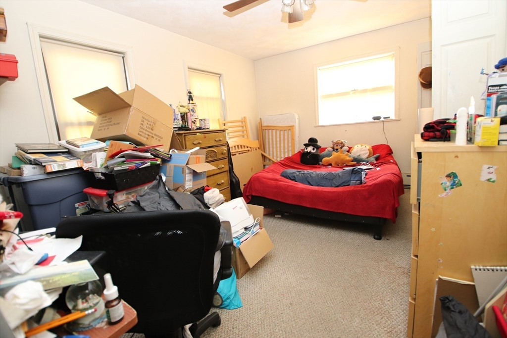 Malden, Massachusetts 02148, United States, 4 Bedrooms Bedrooms, ,2 BathroomsBathrooms,Residential,Pending,118921