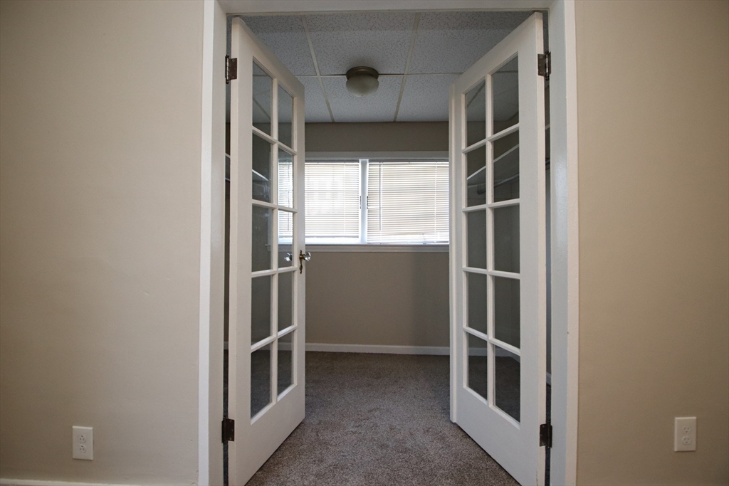 Malden, Massachusetts 02148, United States, 4 Bedrooms Bedrooms, ,2 BathroomsBathrooms,Residential,Pending,118921