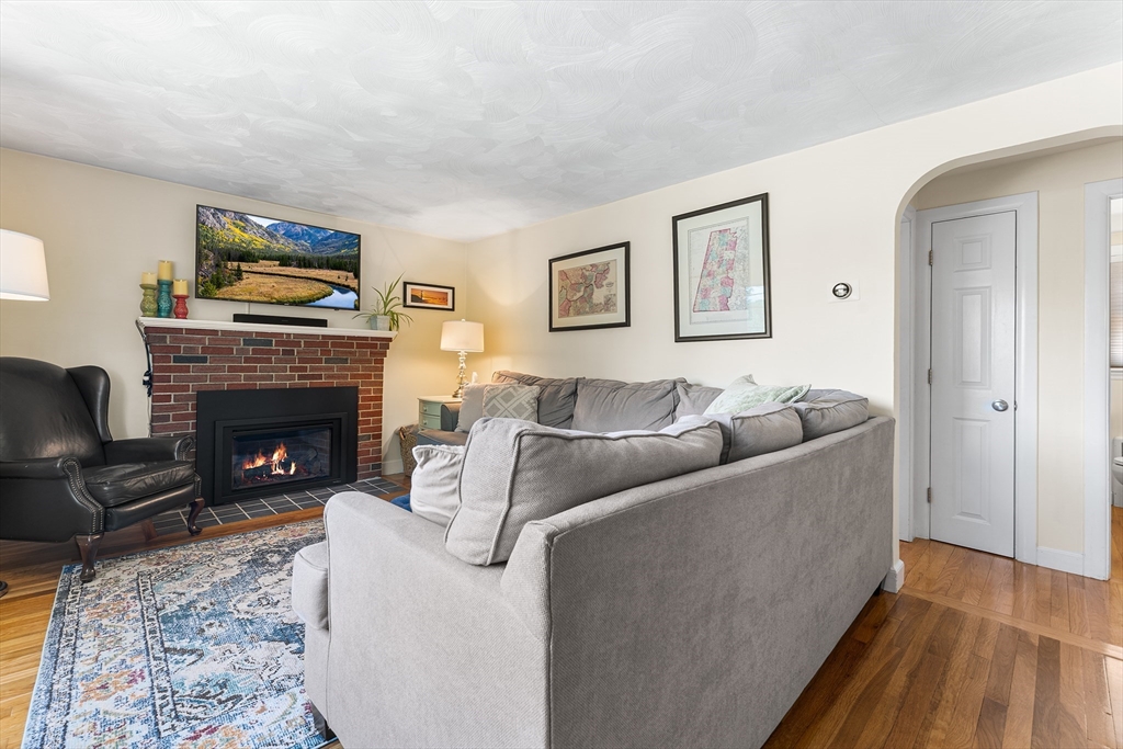 22 Sanderson Ave