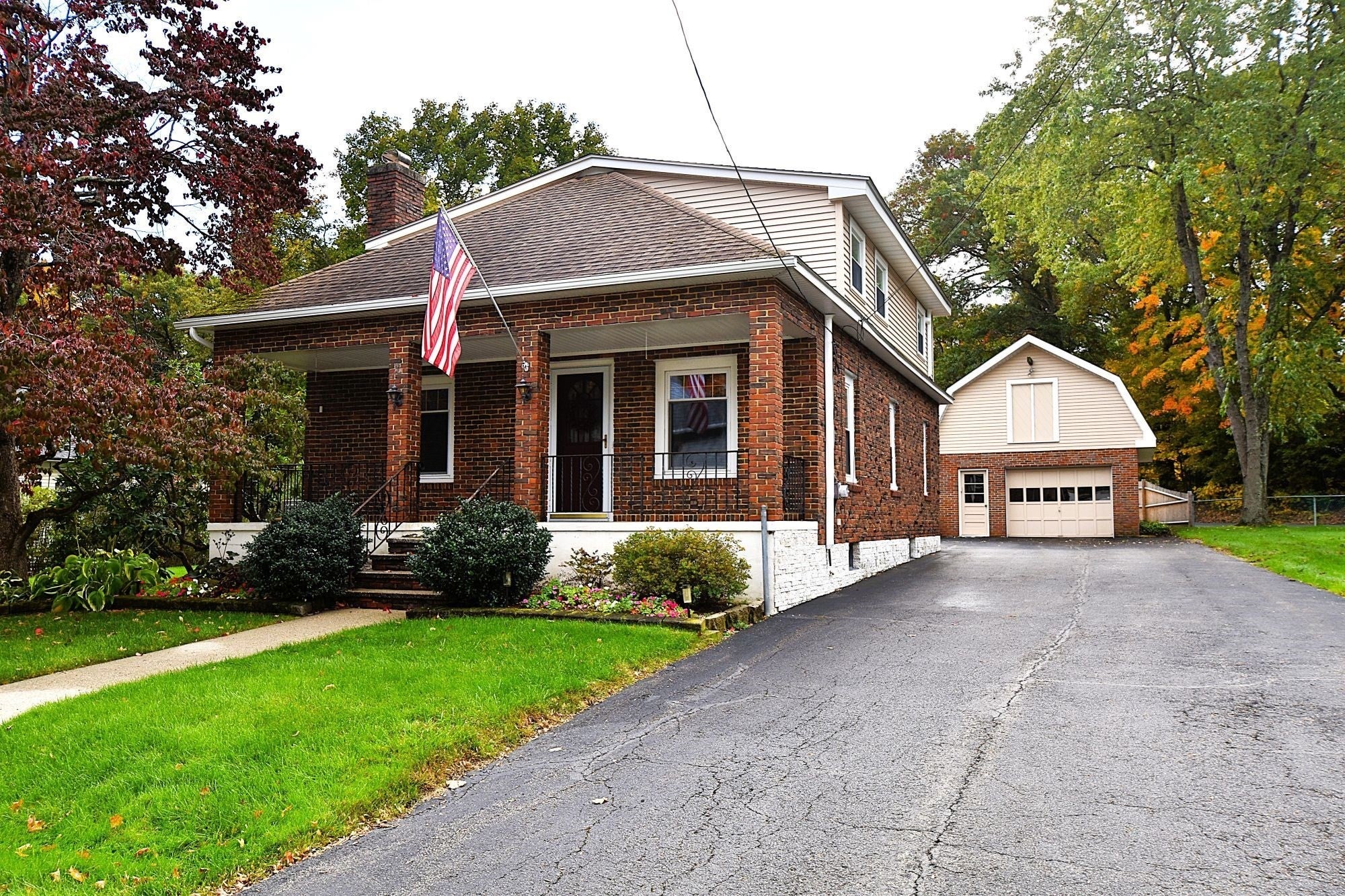 21 Elm St, Grafton, MA Photo #1