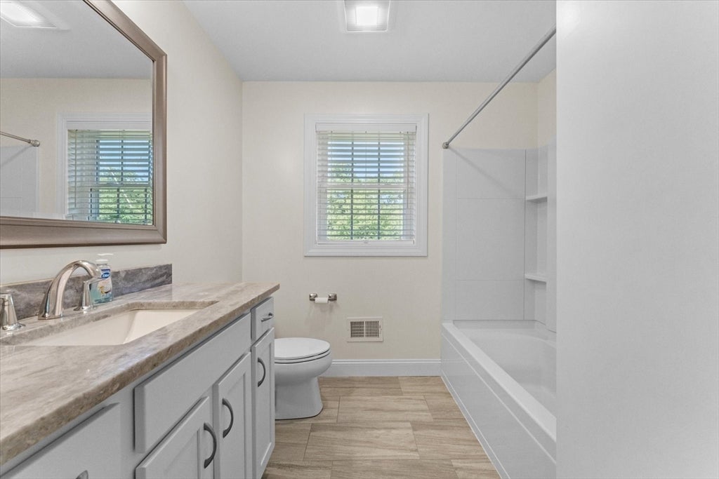 37 Turner Farm Rd, Uxbridge, MA Photo #32