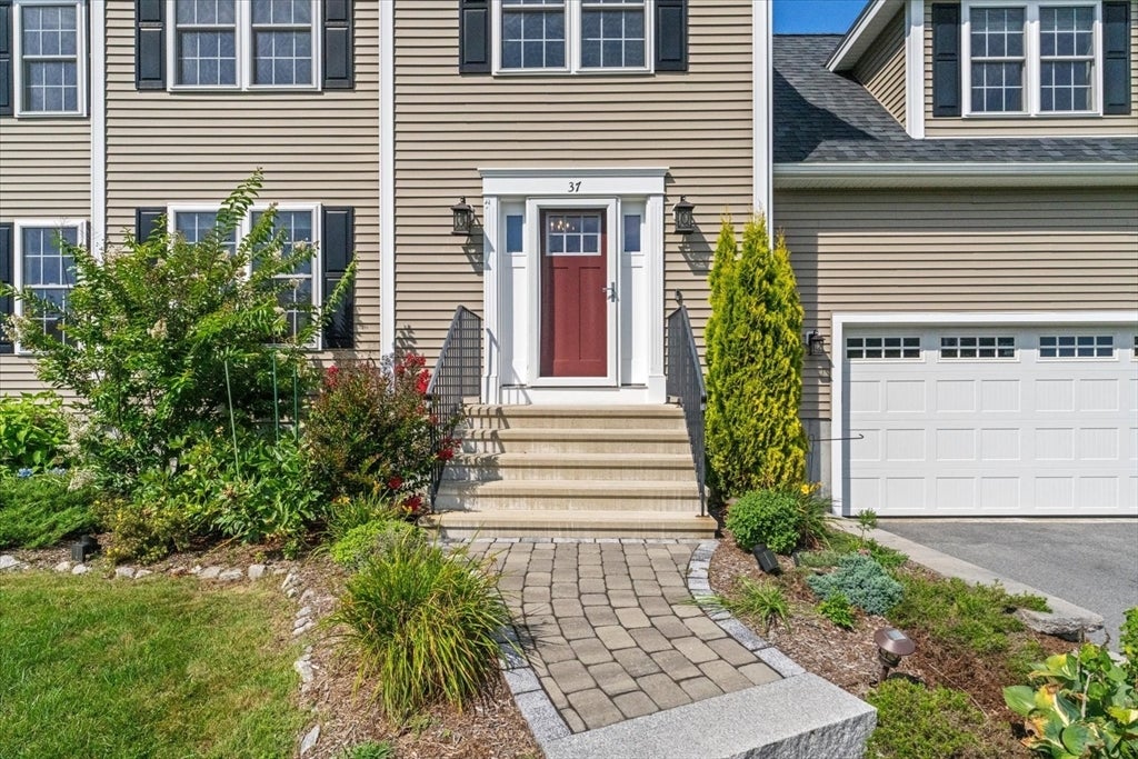 37 Turner Farm Rd, Uxbridge, MA Photo #2
