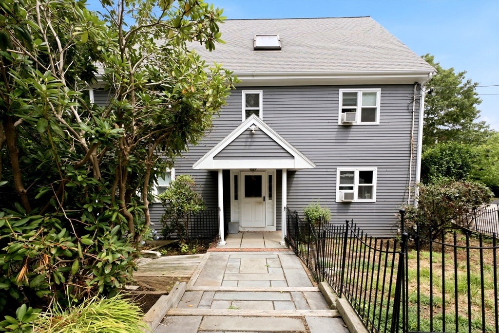 125 Shore Dr