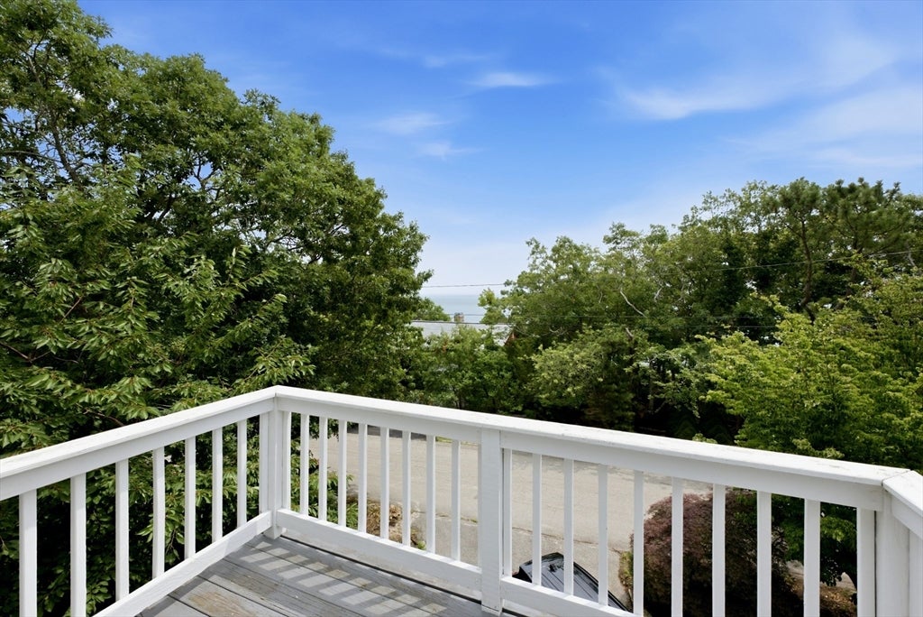 125 Shore Dr