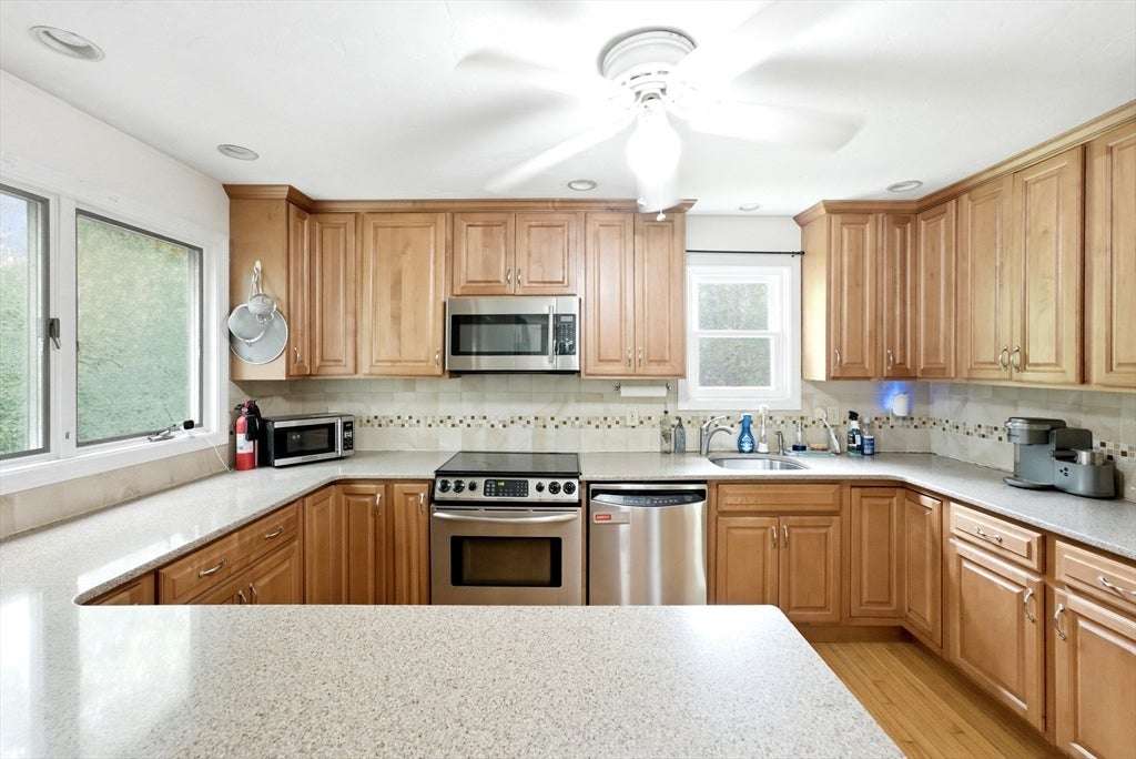 125 Shore Dr, Plymouth, MA, 125 Shore Dr, Plymouth, MA Photo #8