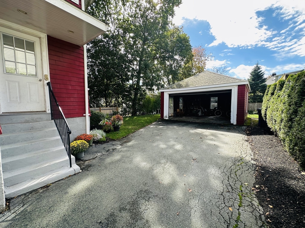 113 Cushing Avenue 113