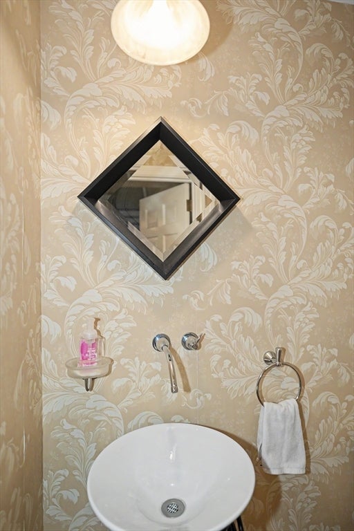 42 Laurelwood Drive #42, Hopedale, MA Photo #24