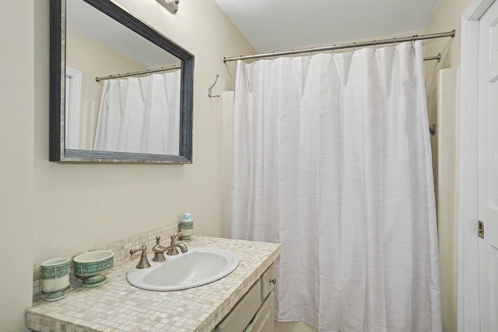 42 Laurelwood Drive #42, Hopedale, MA Photo #33