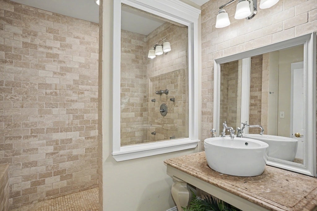 42 Laurelwood Drive #42, Hopedale, MA Photo #29