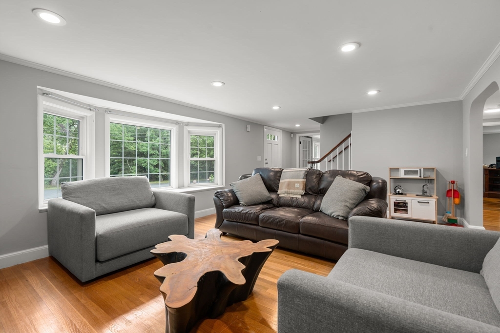 9 Wessex Dr