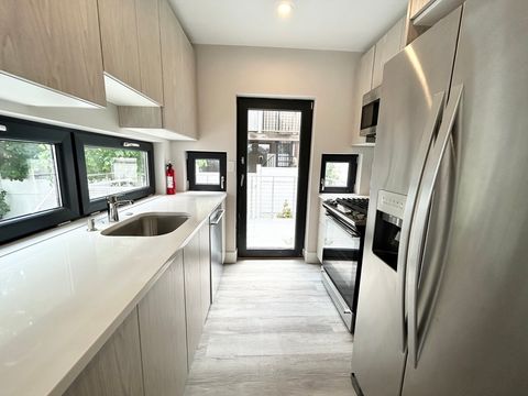 2 West 3rd Rear Boston MA 02127