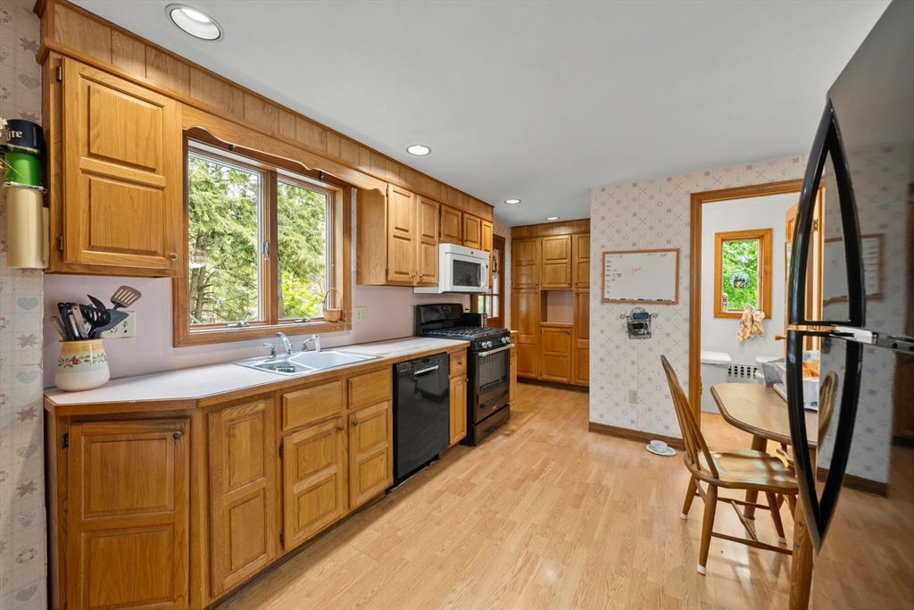 5 Ingalls St, Woburn, MA Photo #11