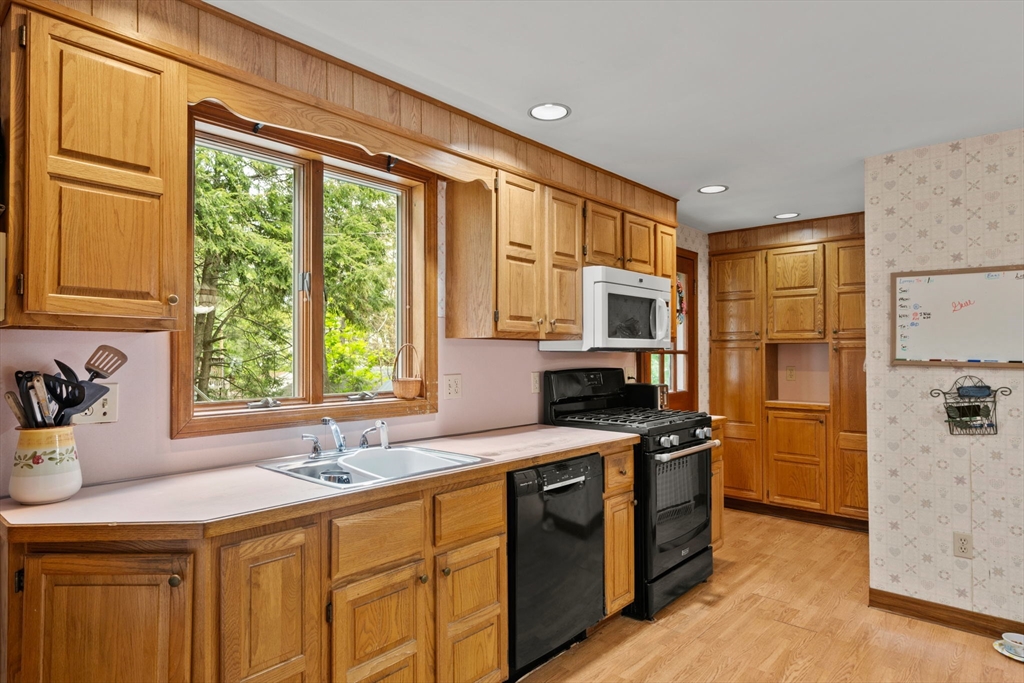 5 Ingalls St, Woburn, MA Photo #14