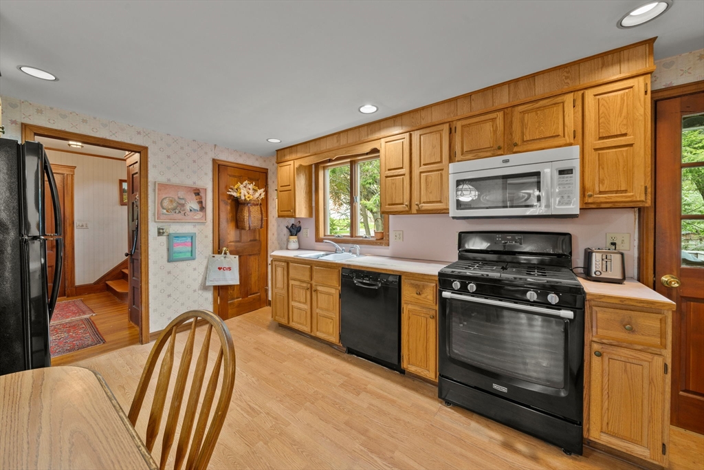 5 Ingalls St, Woburn, MA Photo #12