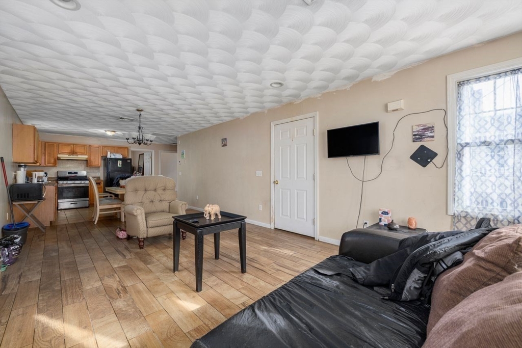 353 355 Manton Avenue