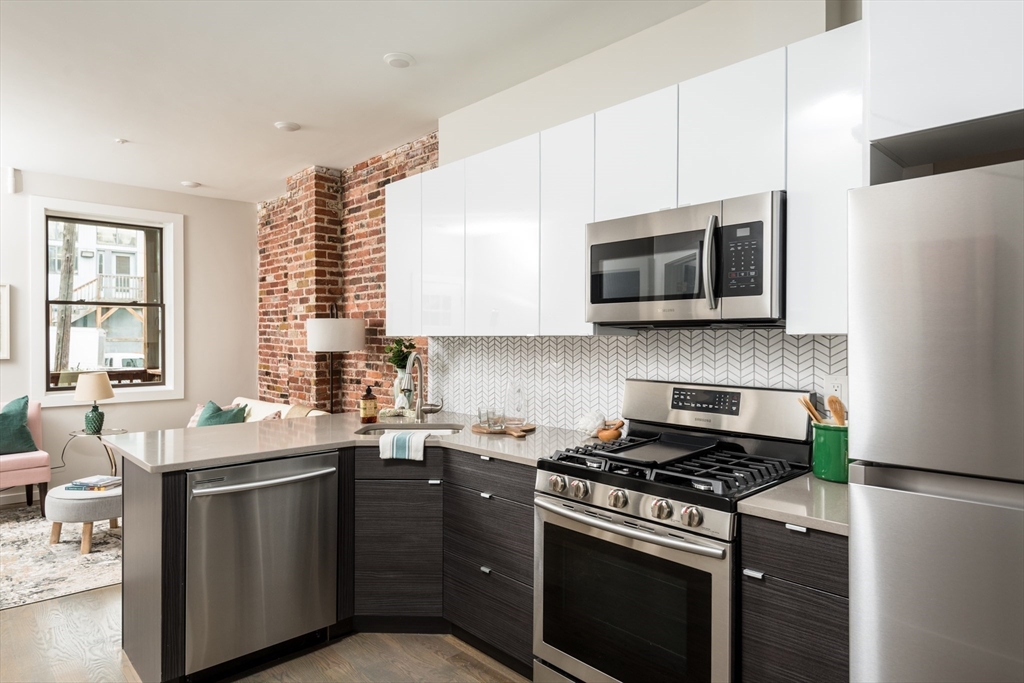64 Frankfort St 6