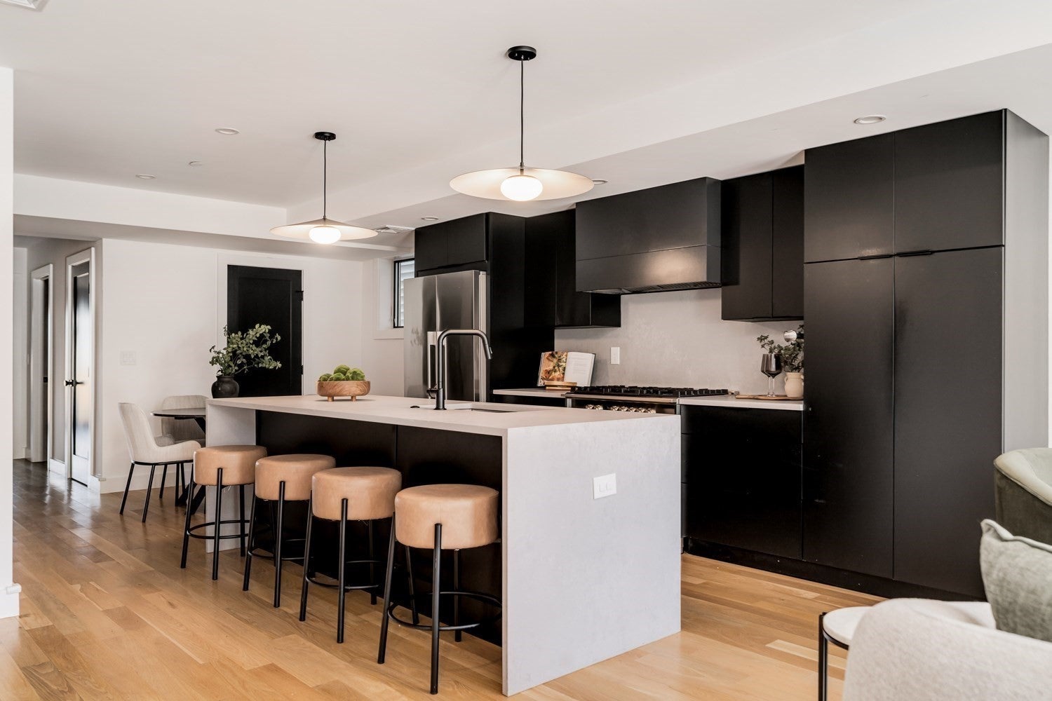 272 E Eagle ST 1, Boston MA 02128