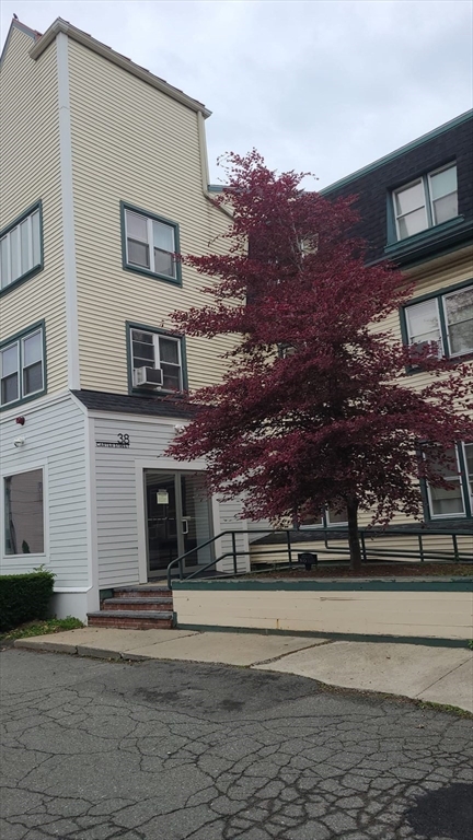 38 Carter St 303