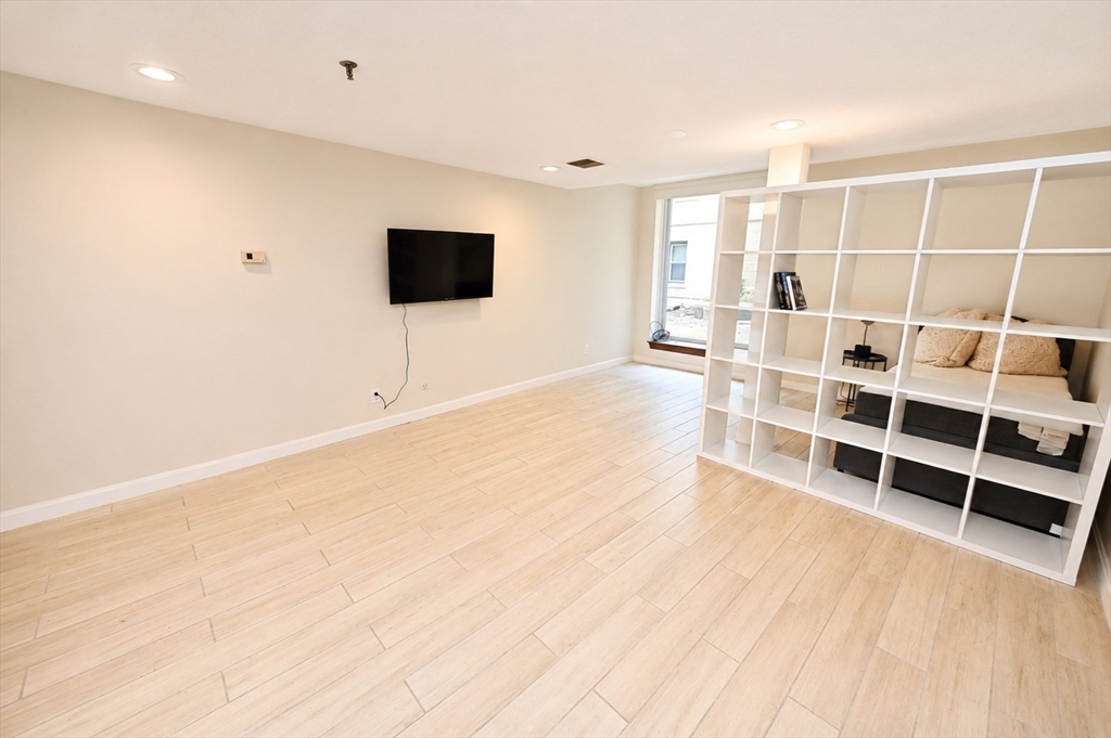 1427 Commonwealth Ave 102