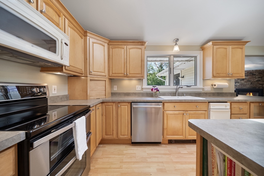 86 Burley St