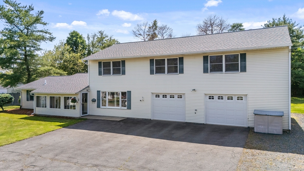86 Burley St