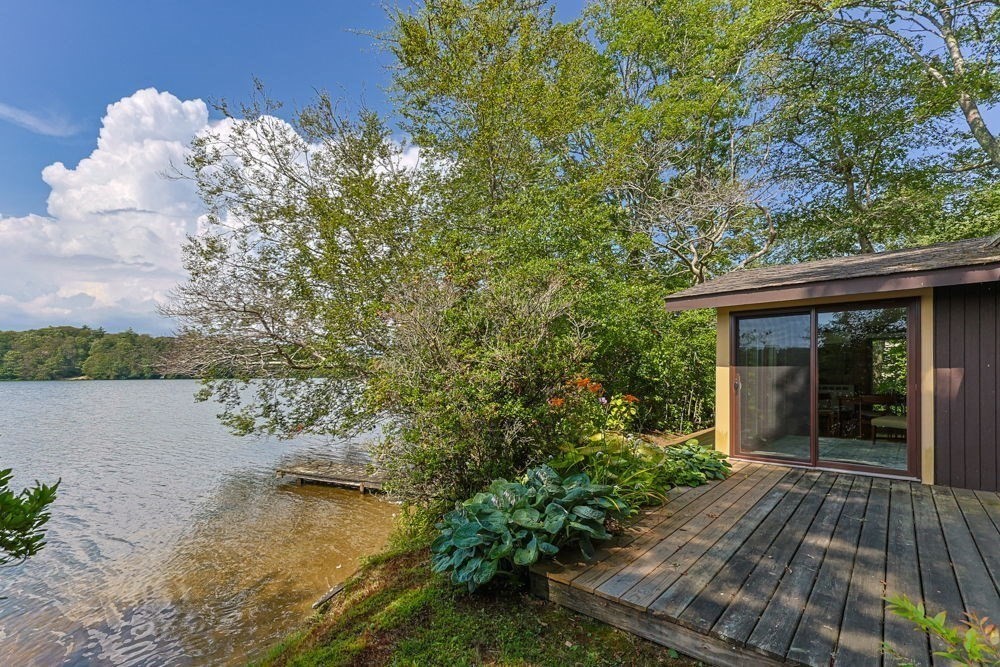 35 Santuit Ln