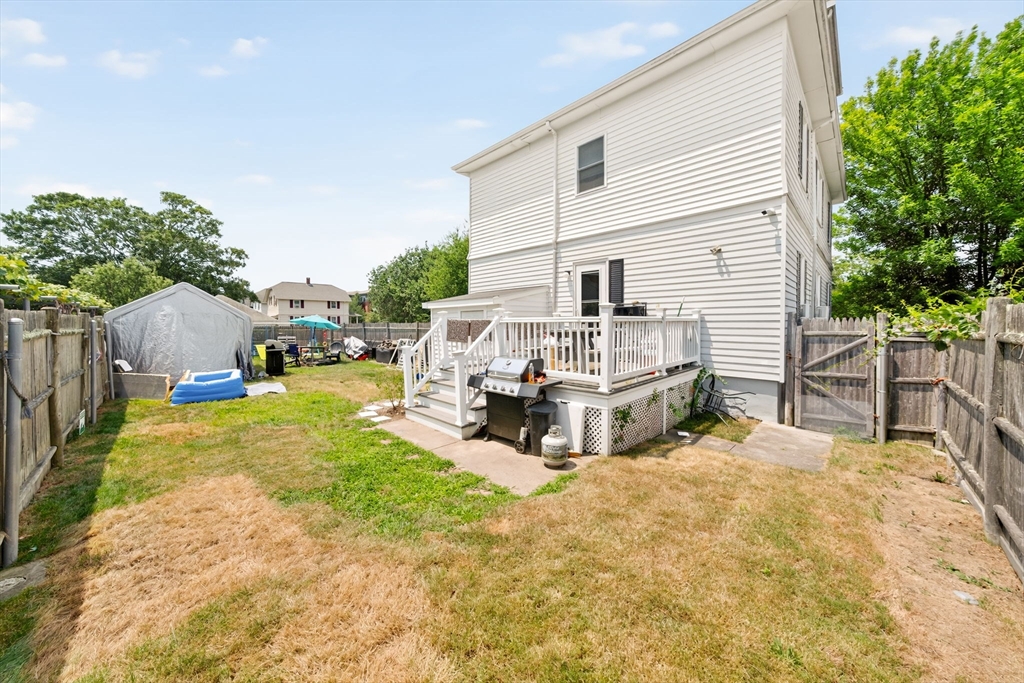 84 Frederick St