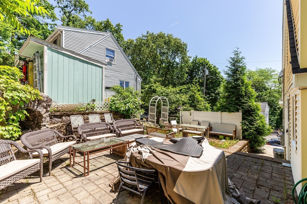 30 Tinson Rd