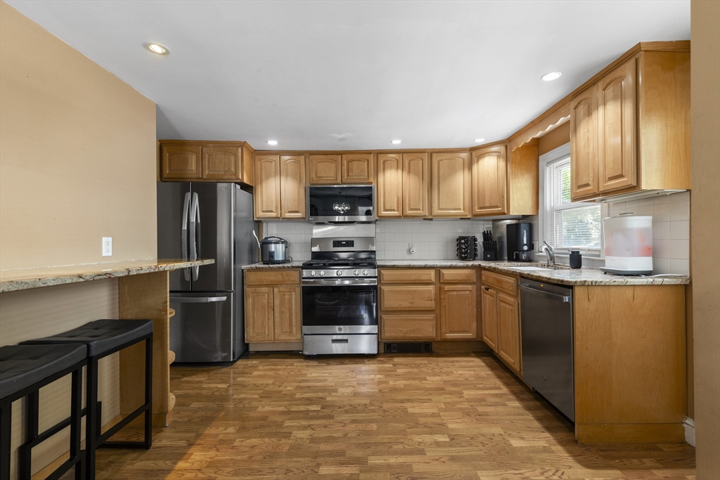 30 Tinson Rd