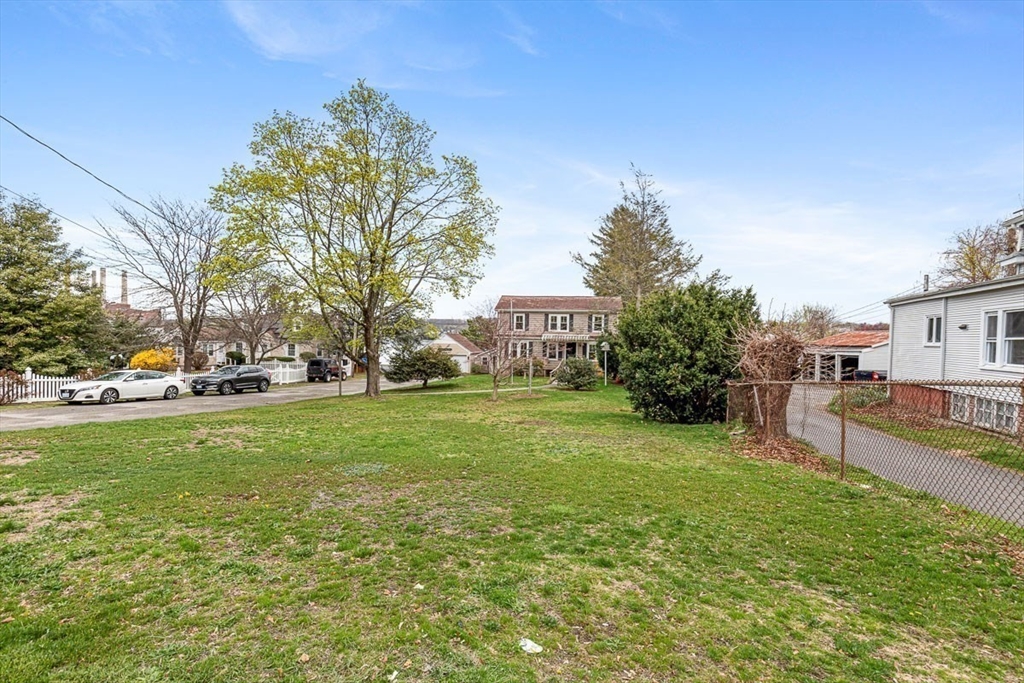 1292 Riverside Ave