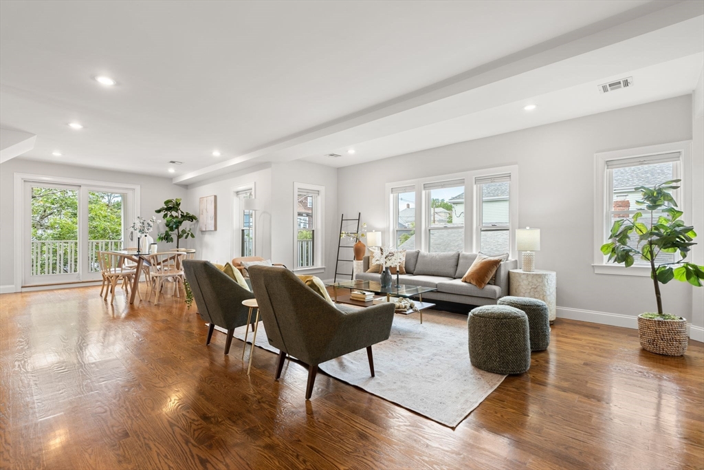 58-60 Thorndike St 60
