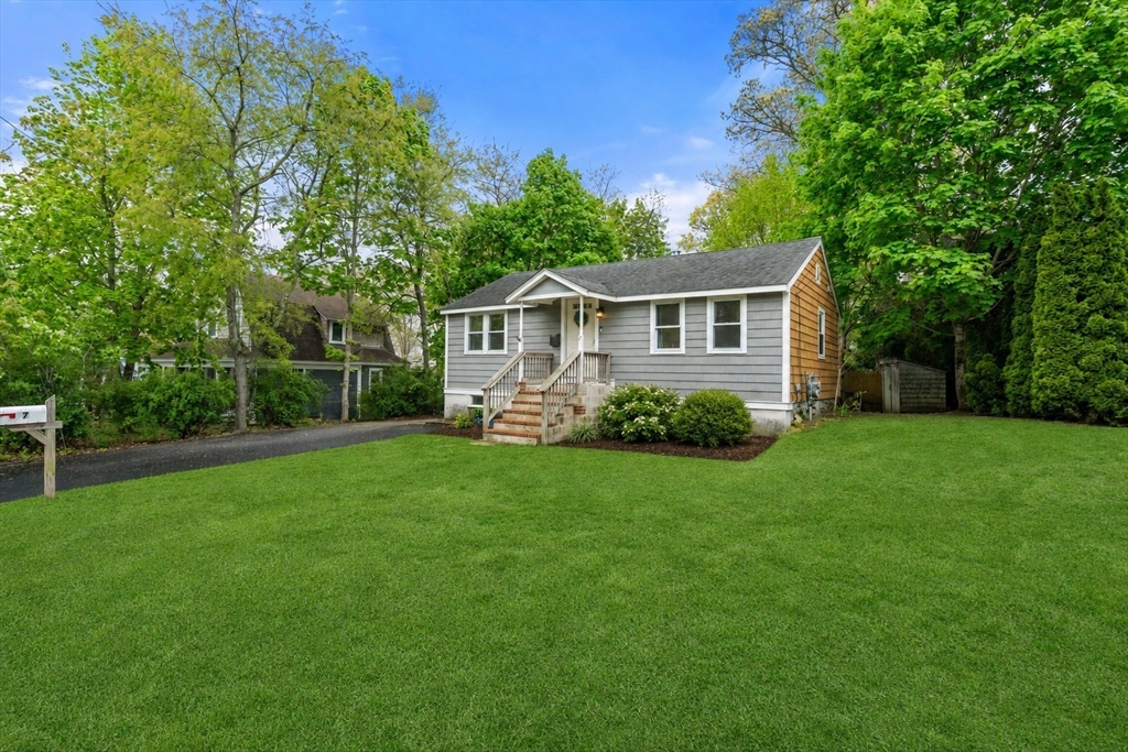 7 Indian Neck Rd