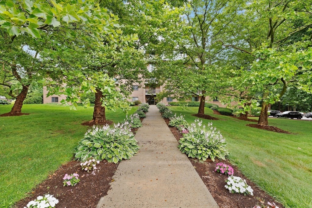 65 Commons Dr #210, Shrewsbury, MA, 65 Commons Dr #210, Shrewsbury, MA Photo #2