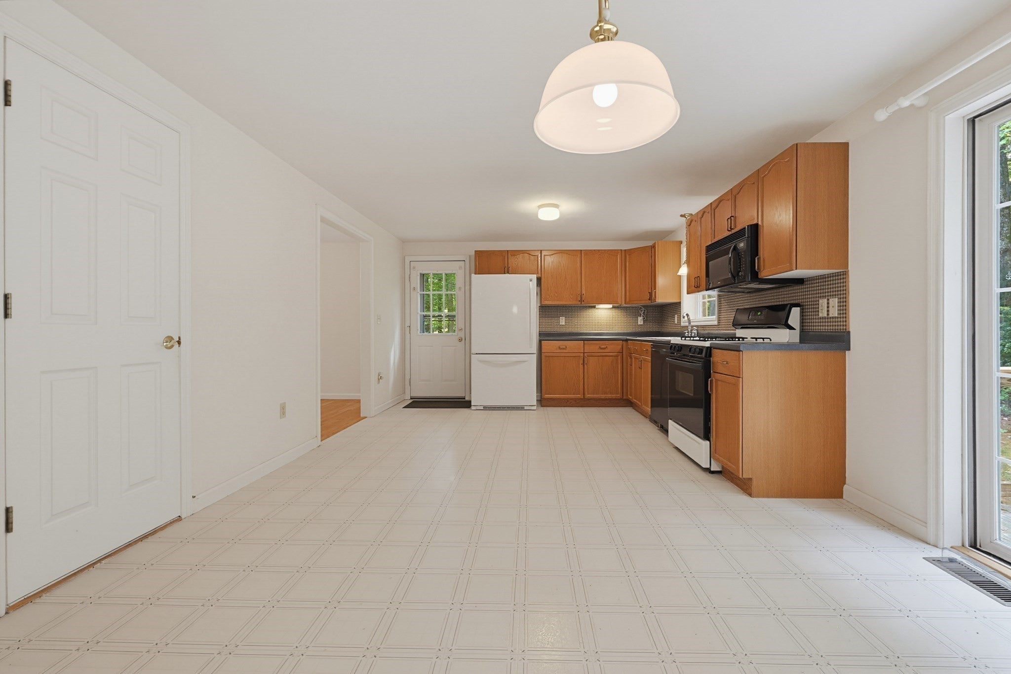48 Boynton Street, Pepperell, MA, 48 Boynton Street, Pepperell, MA Photo #10