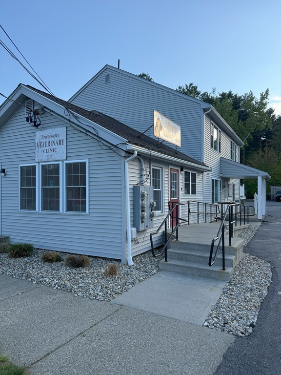 481 Bedford St 1