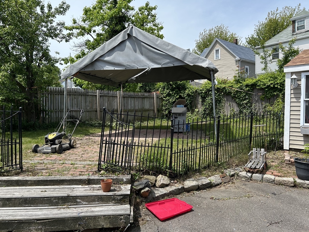 24 Woodward Street