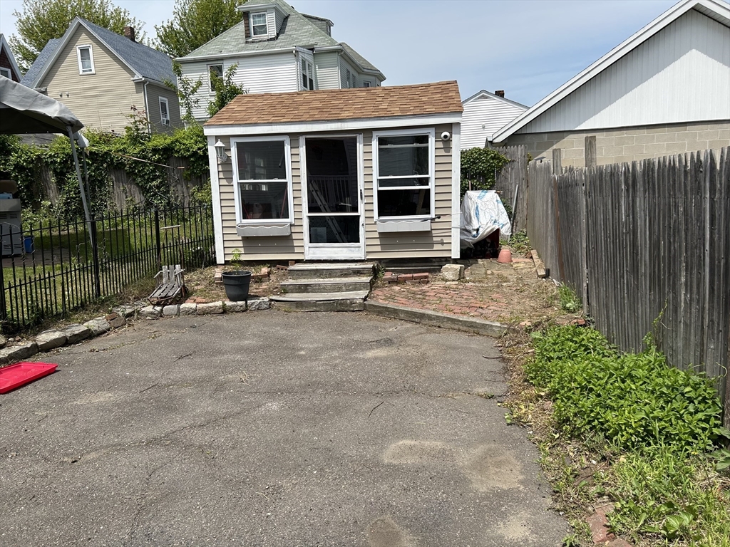 24 Woodward Street