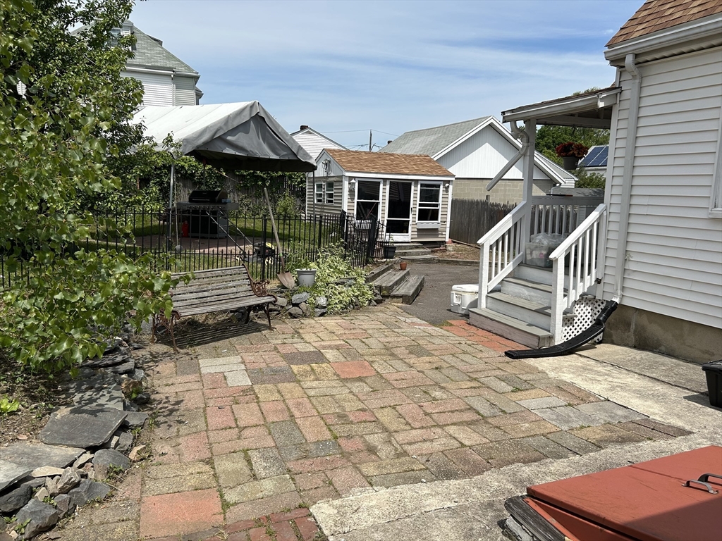 24 Woodward Street