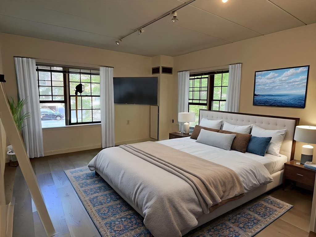 324 Washington St 103