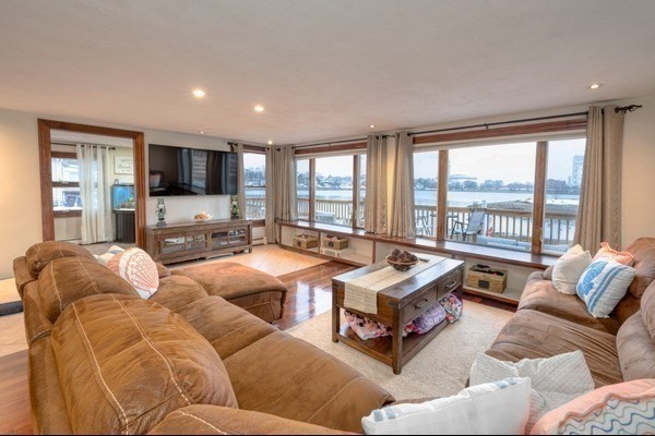 85 Kings Cove Beach Rd