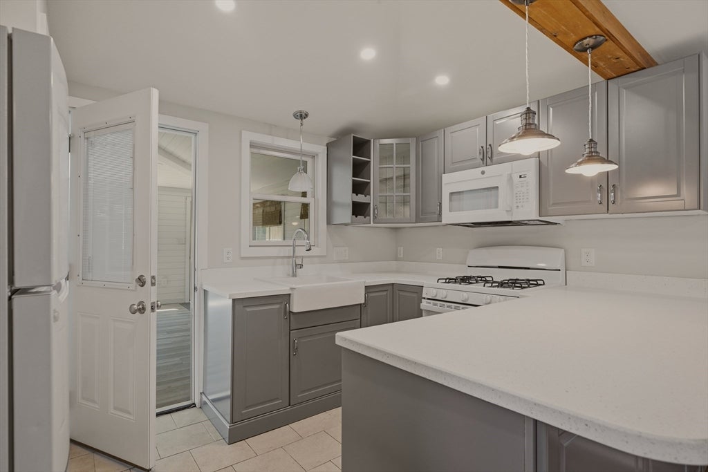 225 Mount Pleasant St, Fall River, MA, 225 Mount Pleasant St, Fall River, MA Photo #8