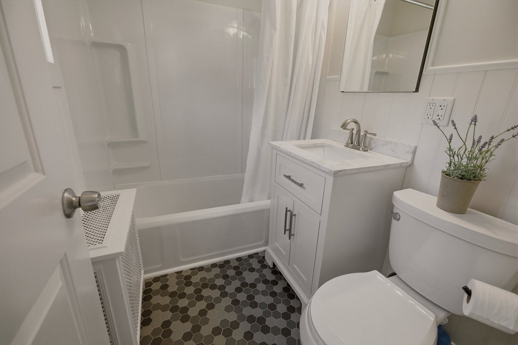 225 Mount Pleasant St, Fall River, MA, 225 Mount Pleasant St, Fall River, MA Photo #19