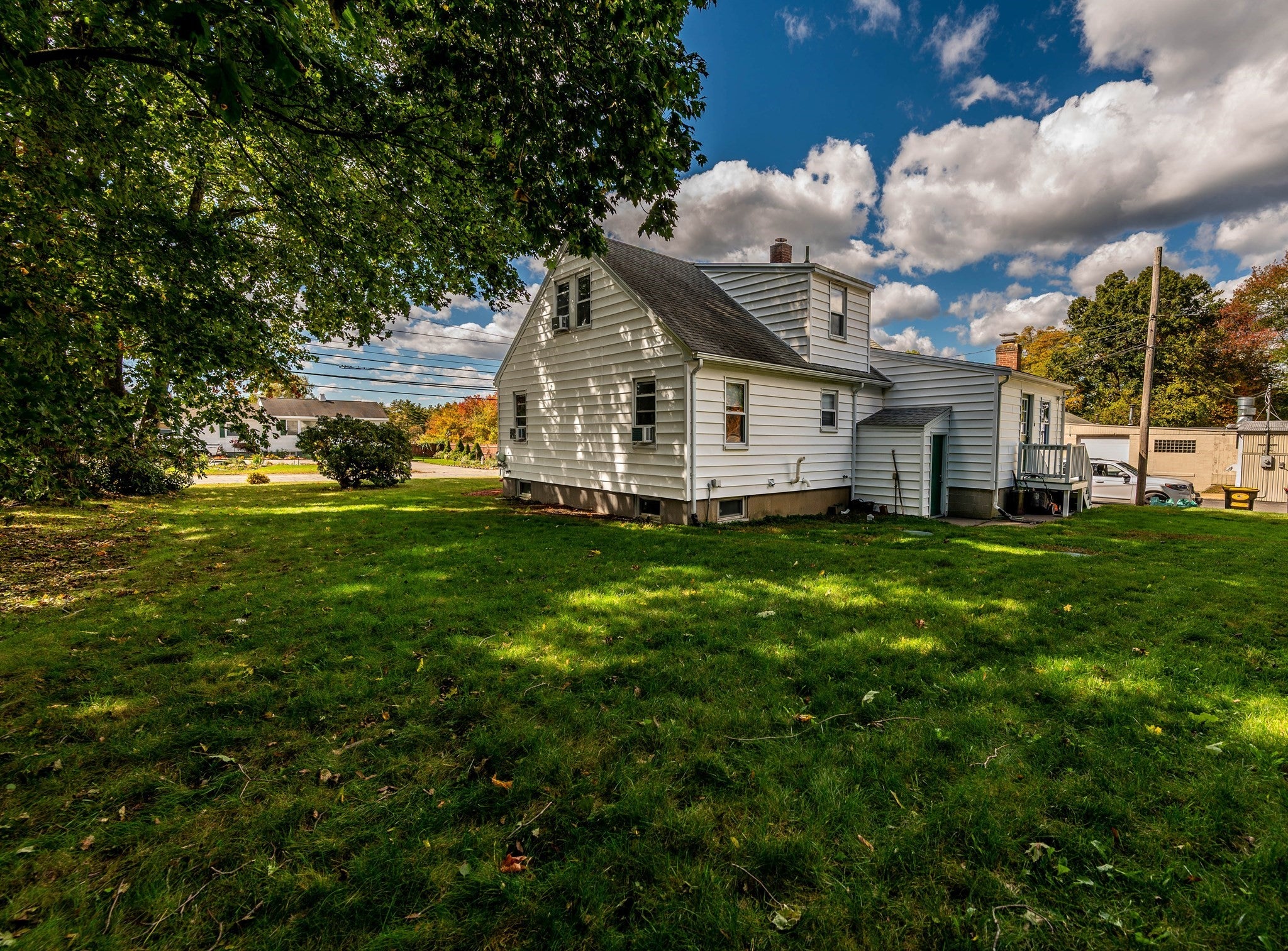 83 Mansfield Ave