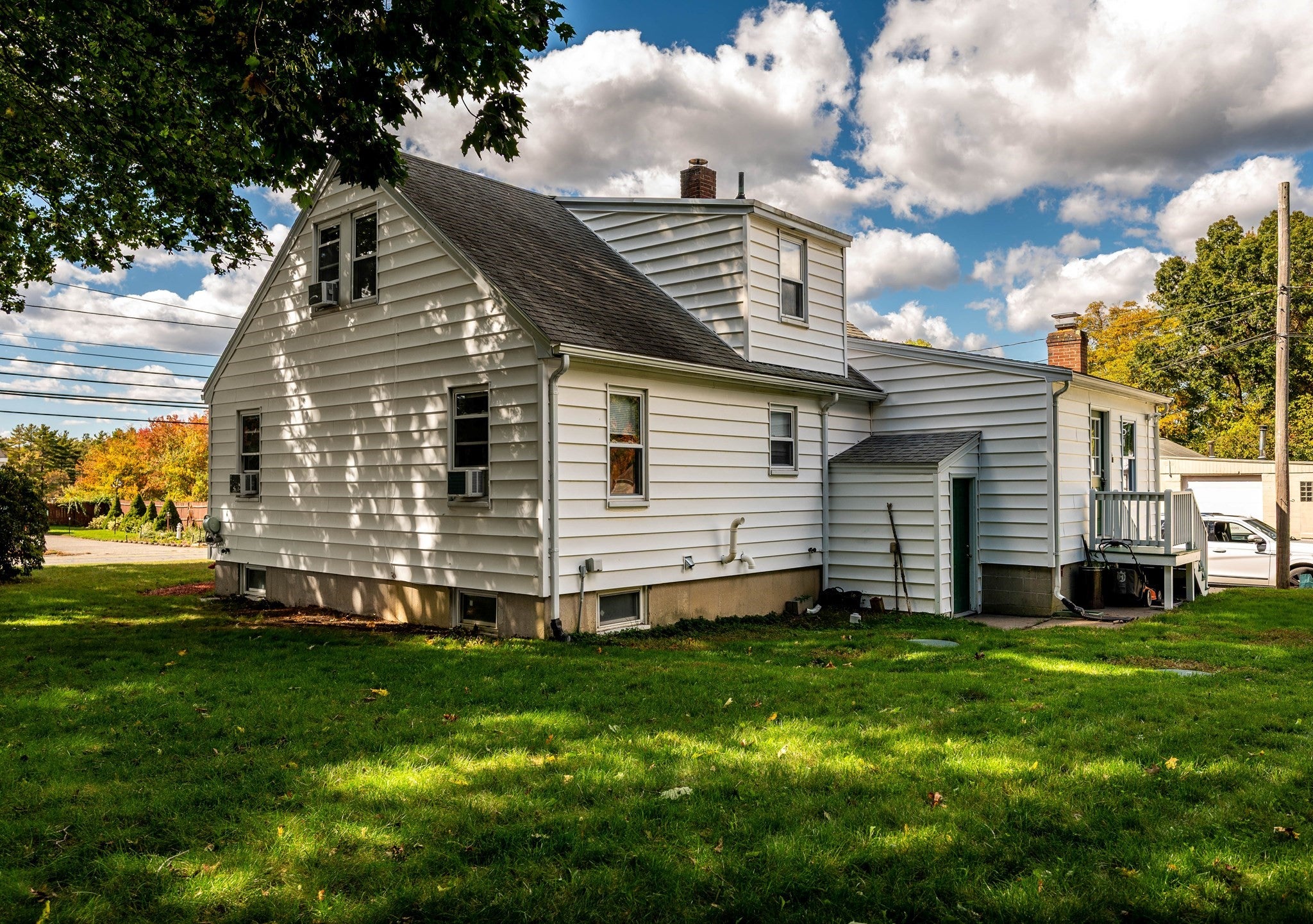 83 Mansfield Ave