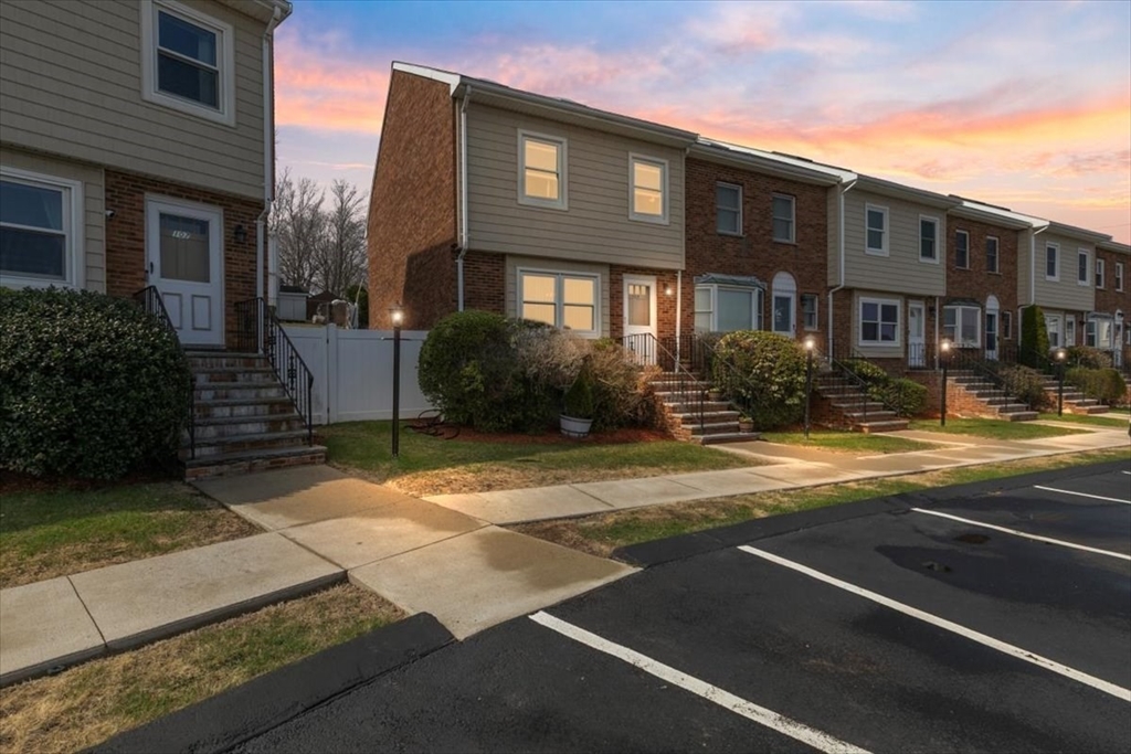 105 Franklin Ave 105