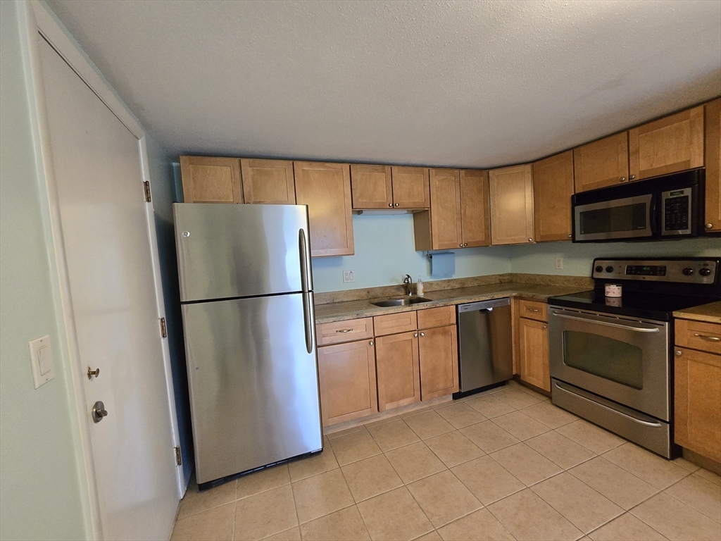 870 Haverhill St 13C