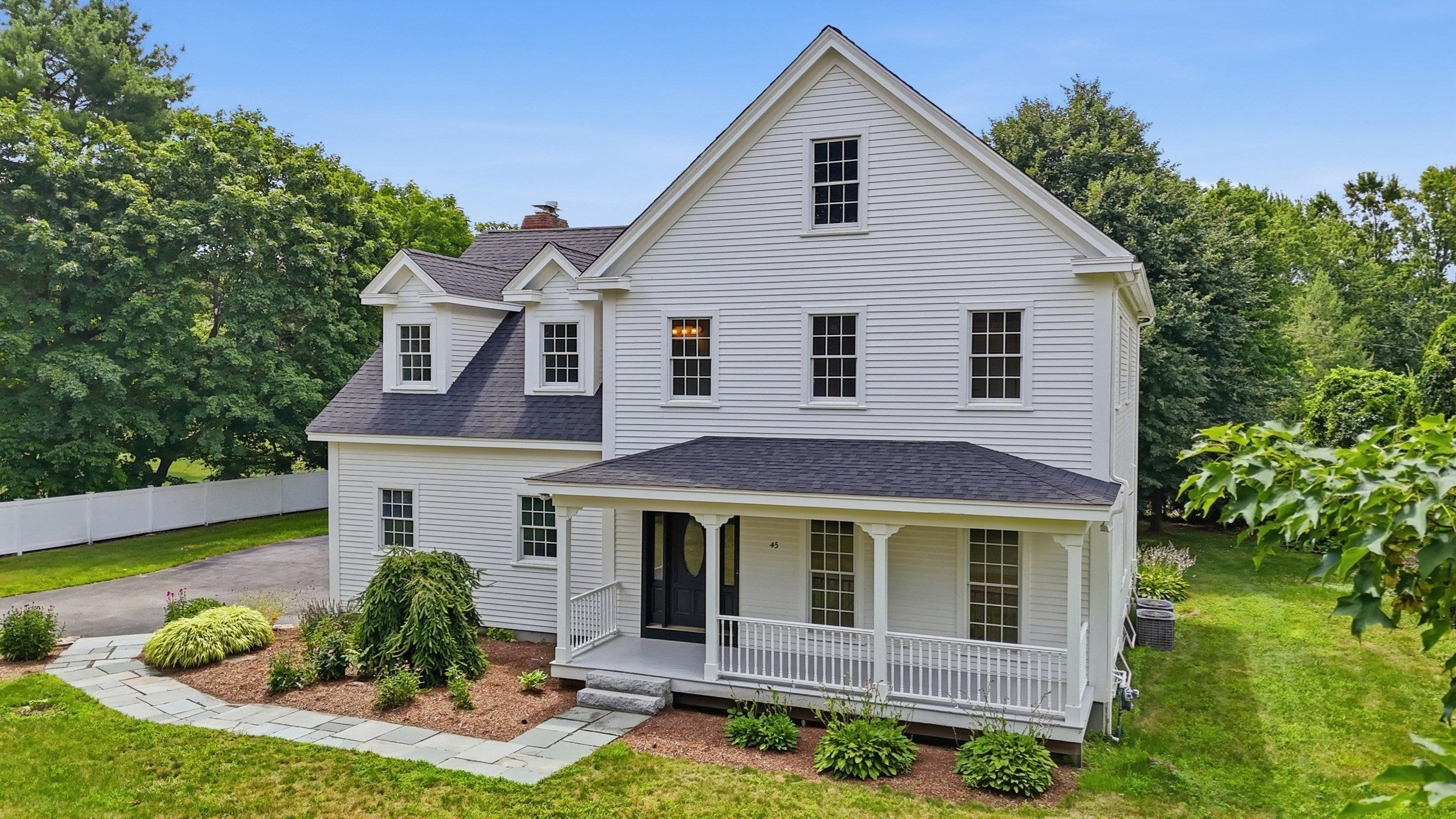 45 King St
