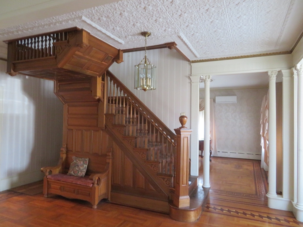 8 Crapo Street