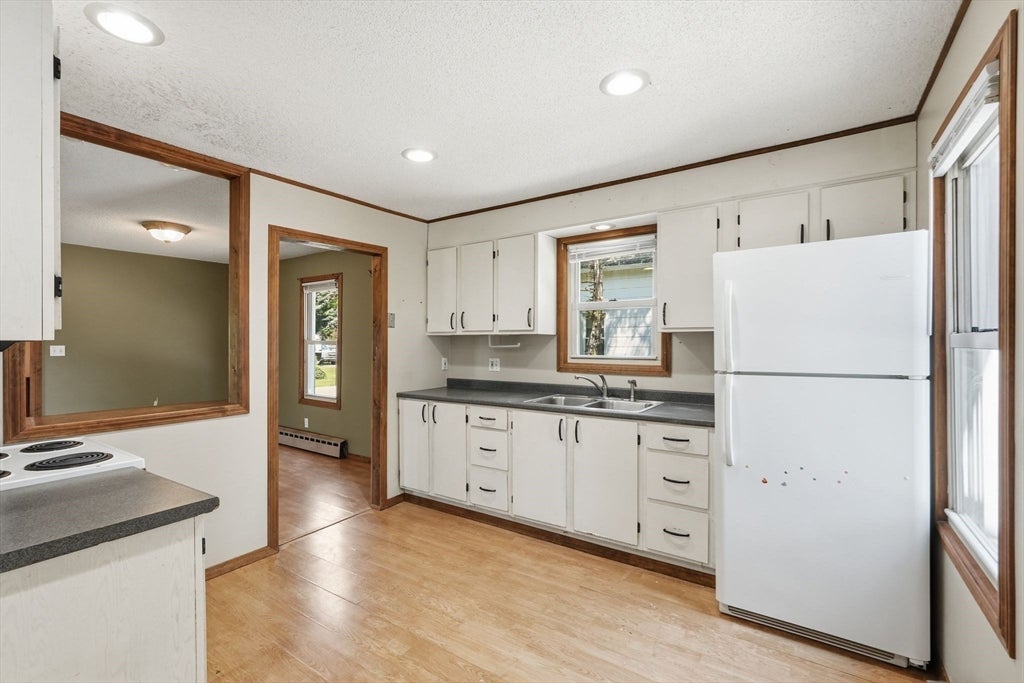 33 Baltimore Ave, Chicopee, MA, 33 Baltimore Ave, Chicopee, MA Photo #9