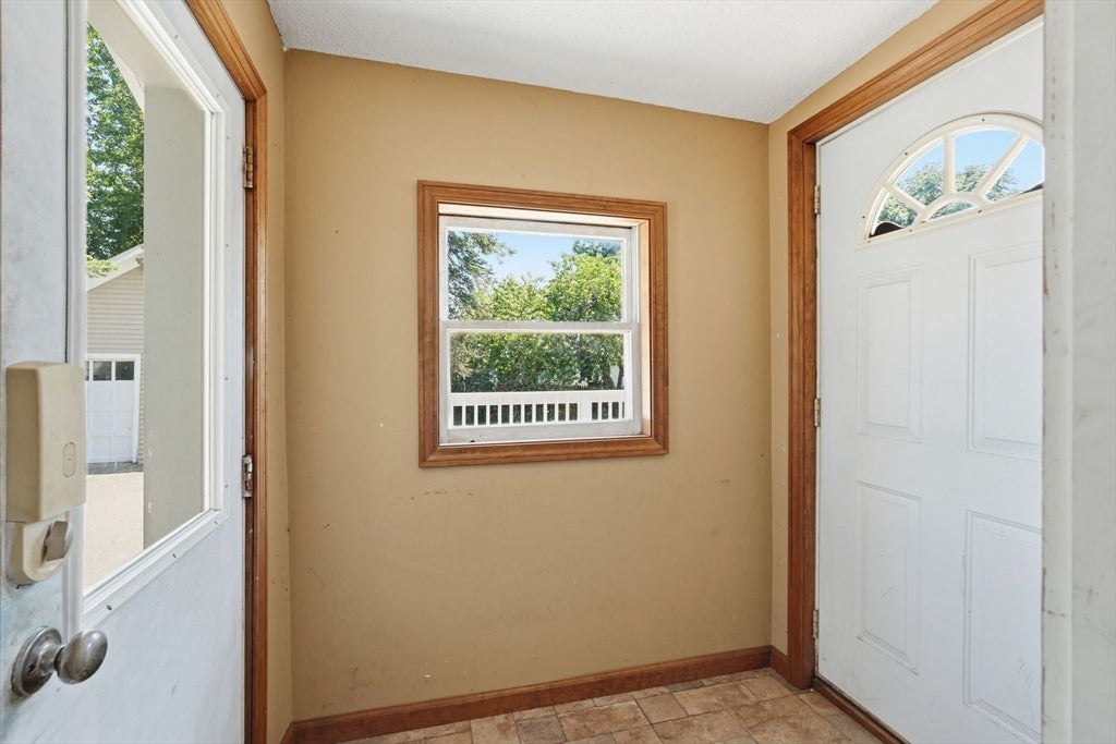 33 Baltimore Ave, Chicopee, MA, 33 Baltimore Ave, Chicopee, MA Photo #15